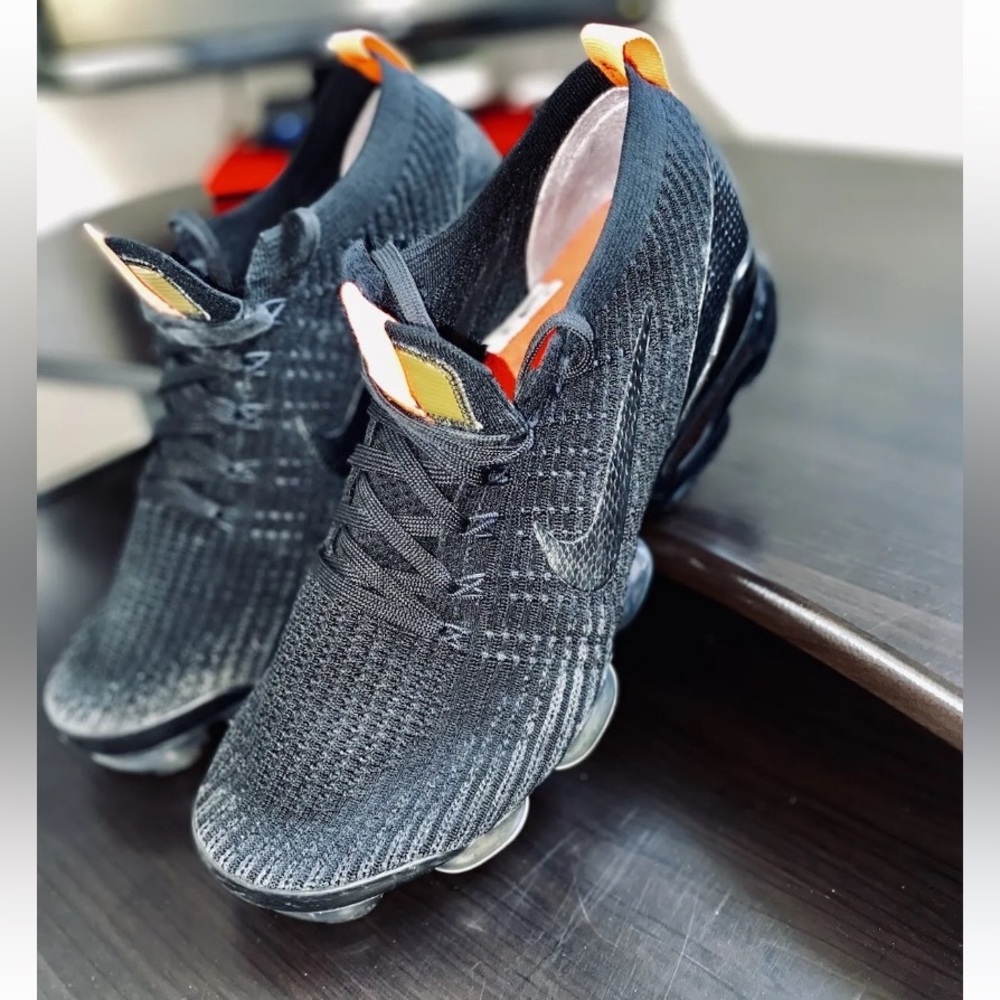nike vapormax crimson gold